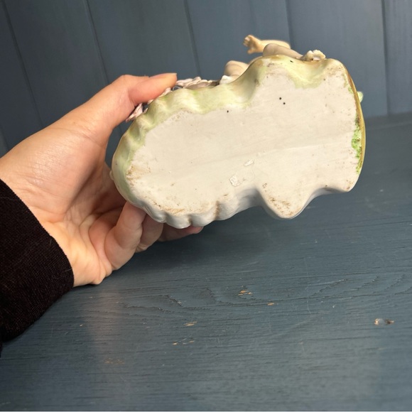 Vintage KPM Planter Cherub Putti Figurine Bisque Porcelain Boat Vase - Picture 6 of 11